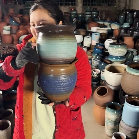 口19高20瑕疵两个盆。