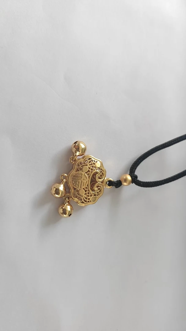 金黄色高端典藏时尚饰品028