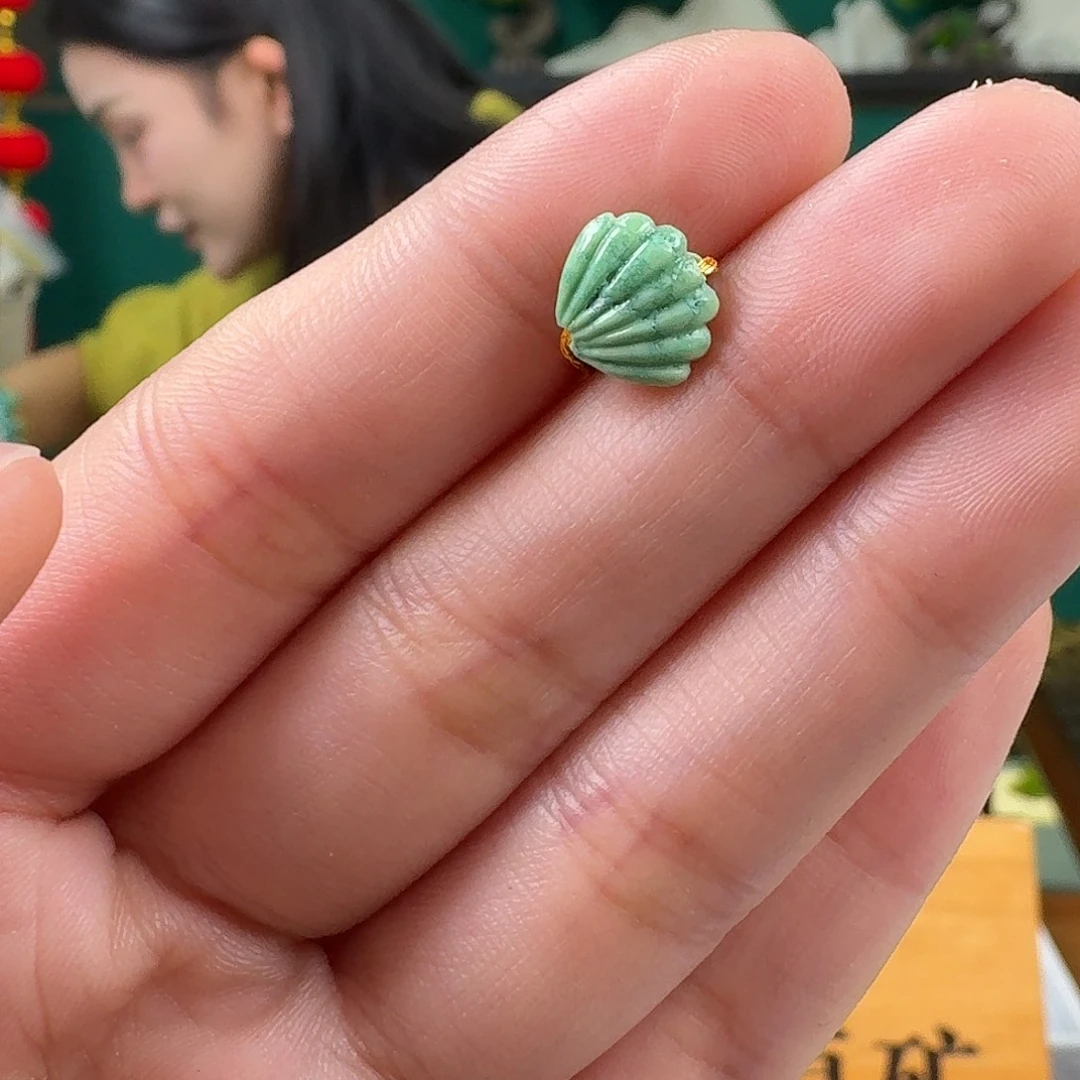 绿松石未镶嵌挂件