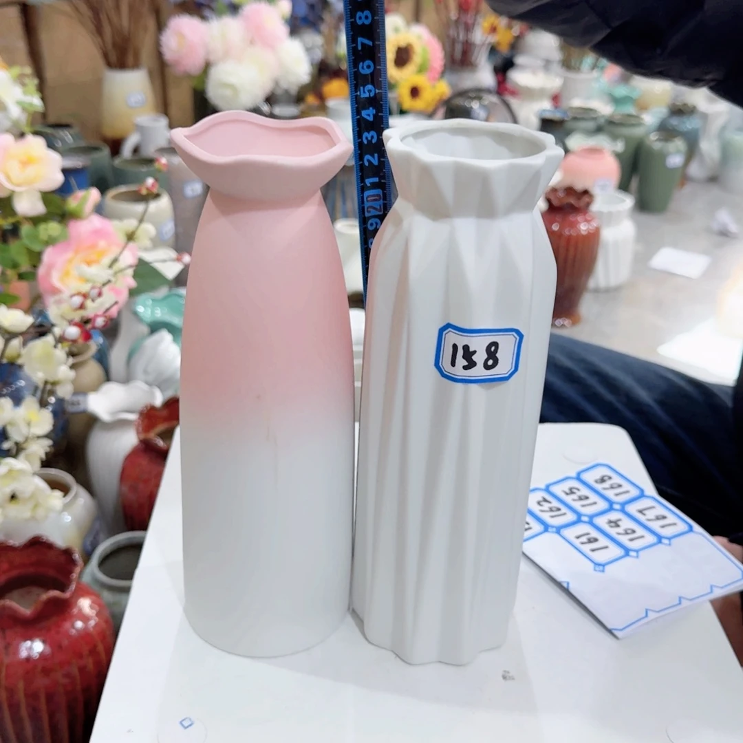 幸***神158号一对陶瓷高24厘米瑕疵