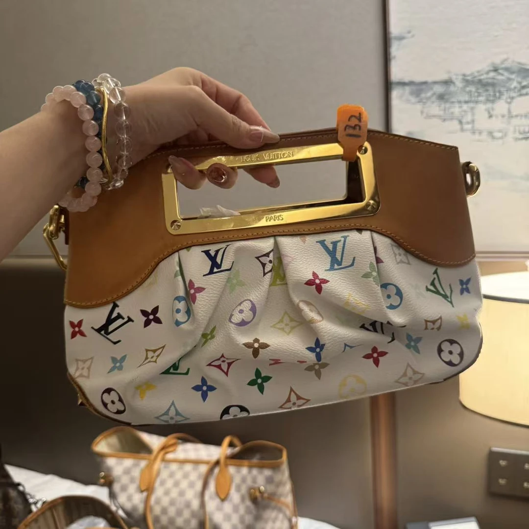 95新 LouisVuitton/路易威登 132/二奢包包