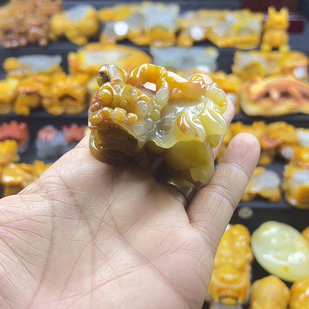 石英质玉（黄龙玉）未镶嵌手把件