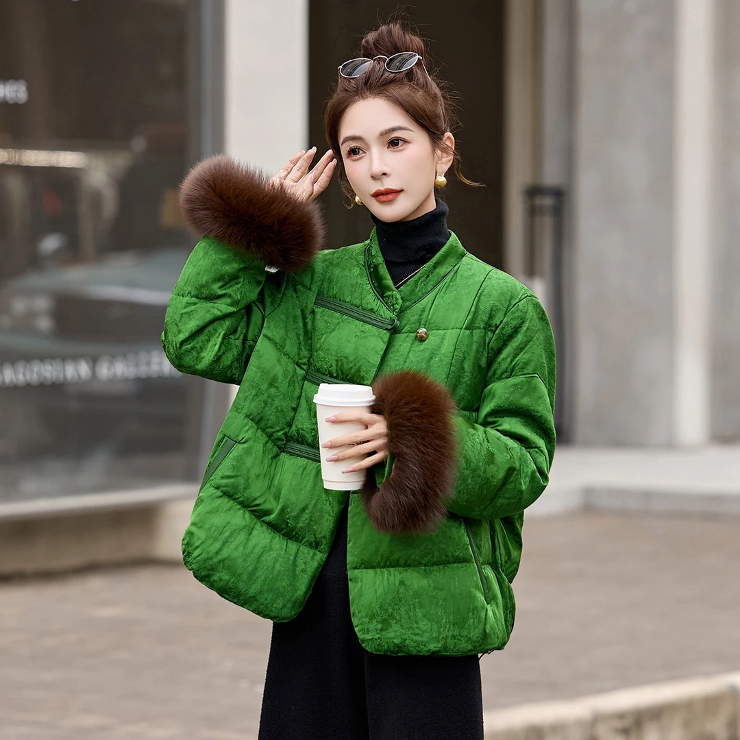 新中式国风盘扣羽绒服女冬季2025新款加厚保暖提花宽松洋气外套女
