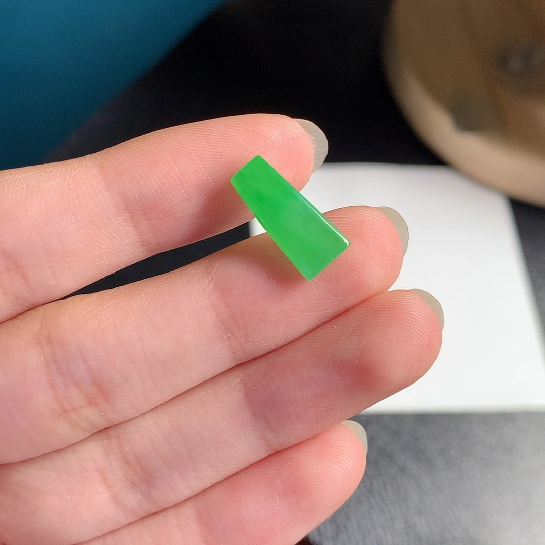 翡翠散珠缅甸天然A货翡翠阳绿无事牌