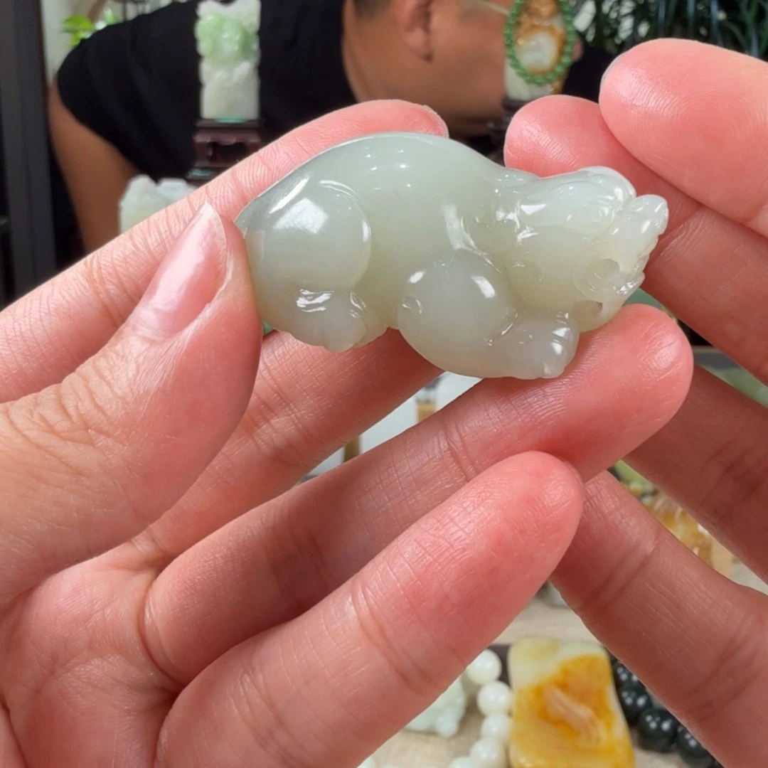 用***3和田玉未镶嵌颈饰