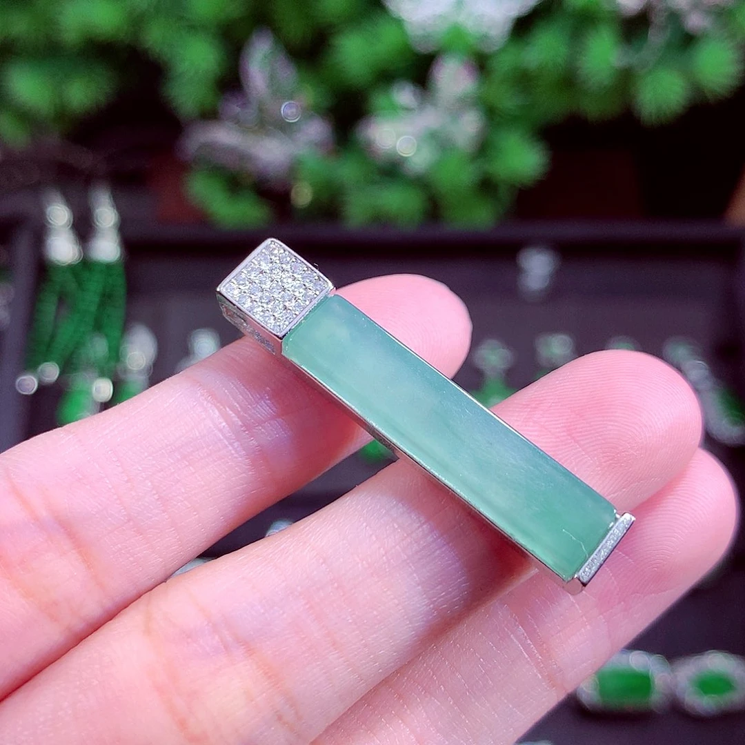 颈饰未镶嵌翡翠天然