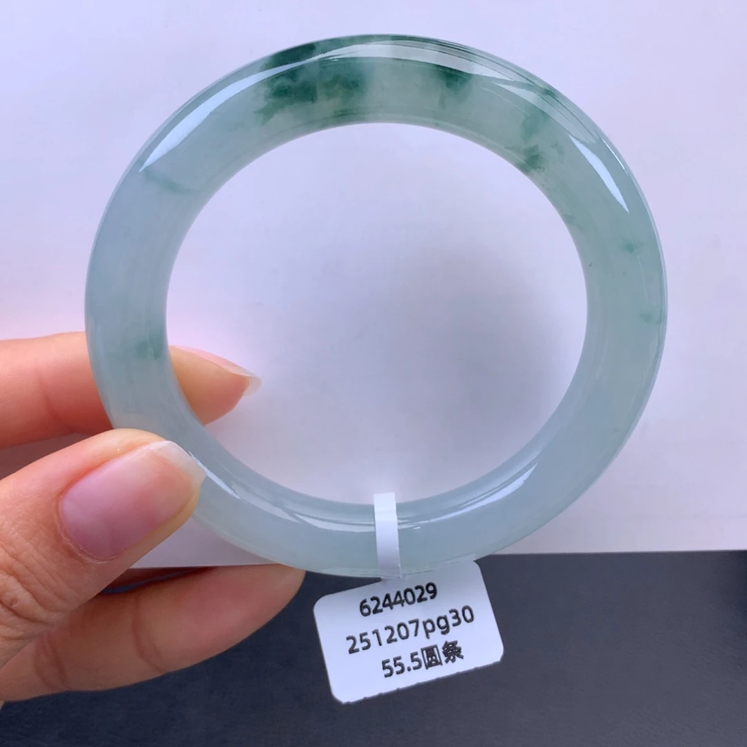 翡翠未镶嵌手镯冰晴飘花圆条手镯