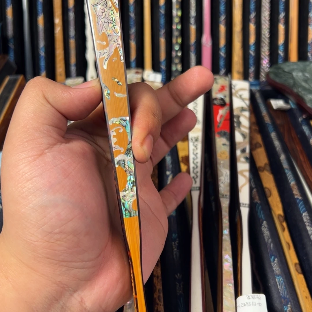 洪***宝扇子扇子的设计很精致