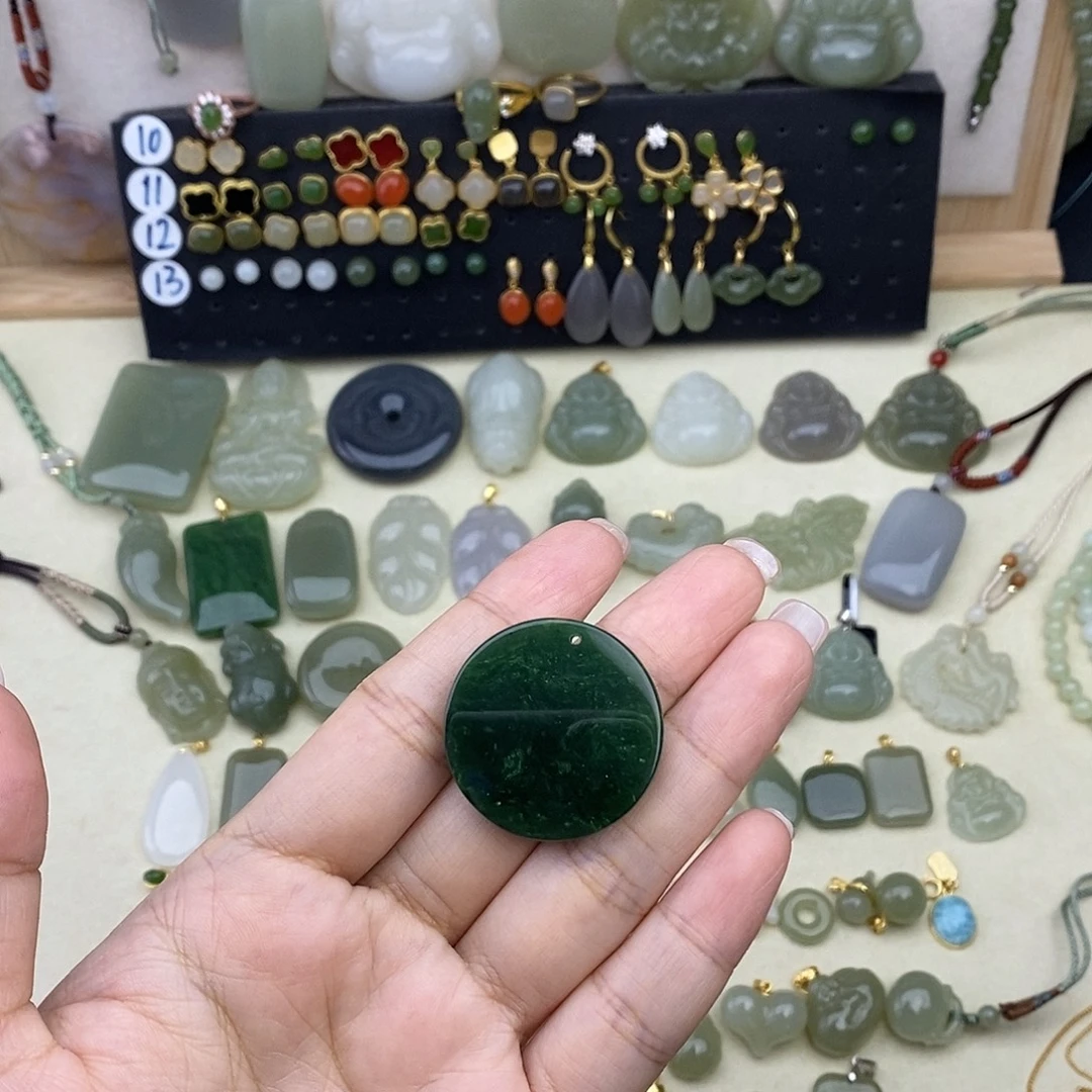 和田玉未镶嵌吊坠(不含链)