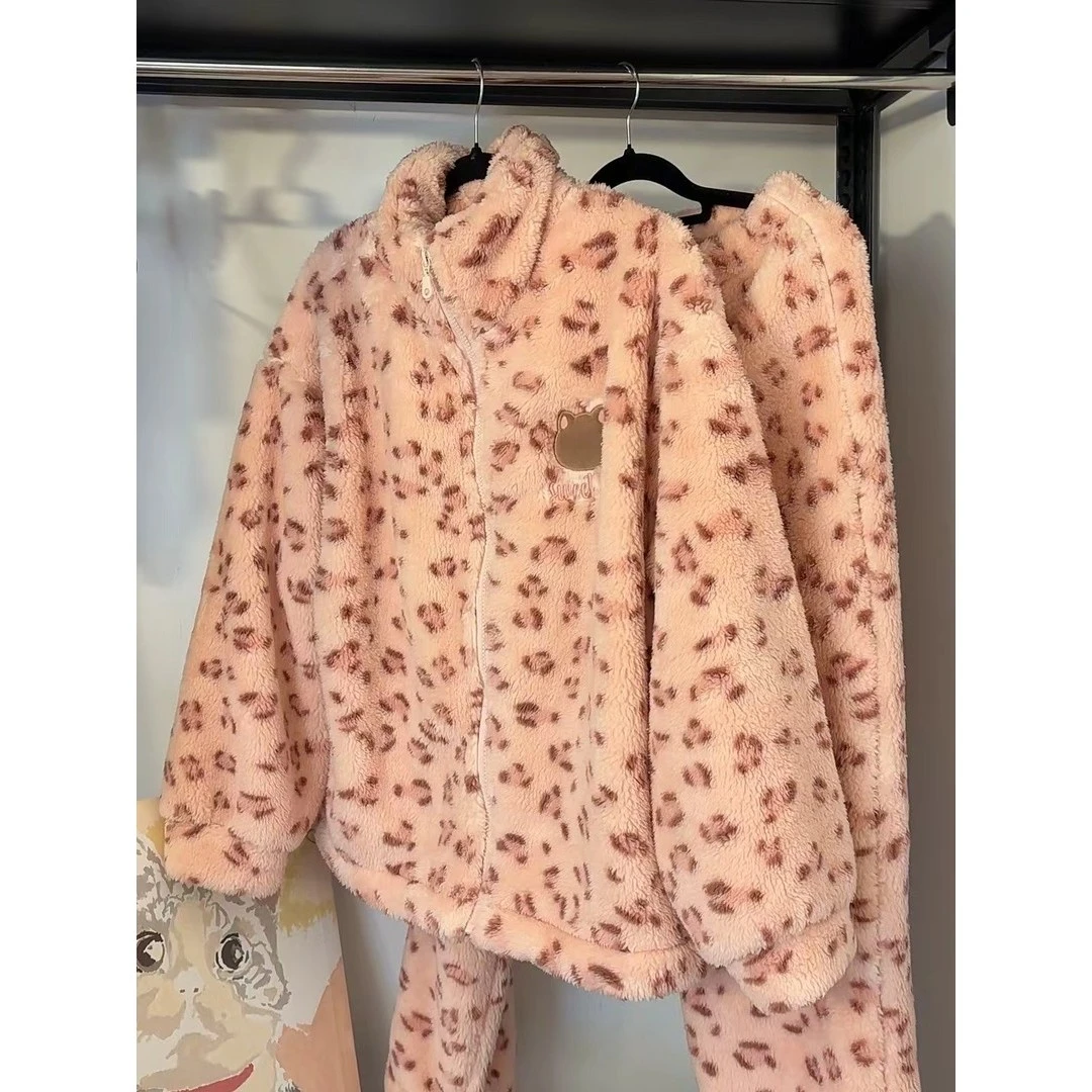 韩系粉嫩豹纹豹纹可爱珊瑚绒睡衣女冬加厚甜美卡通款家居服两件套