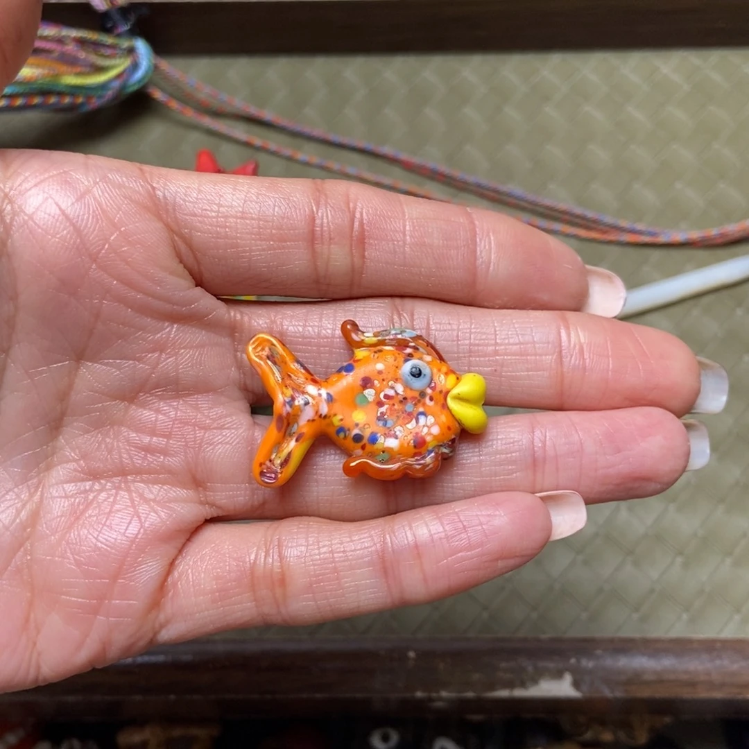 琉璃颈饰悄悄专拍