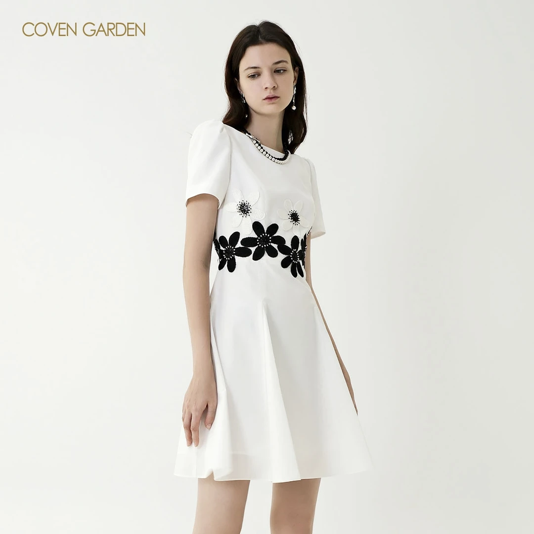【哥文花园】刺绣白色短袖连衣裙CSA2085100