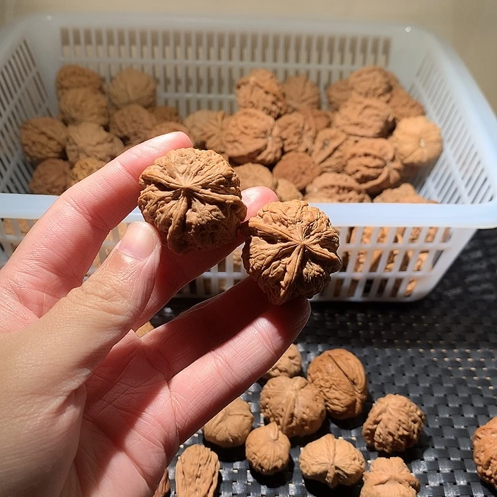 @***生文玩核桃把件雨花石