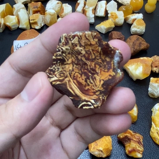 定制琥珀未镶嵌蜜蜡