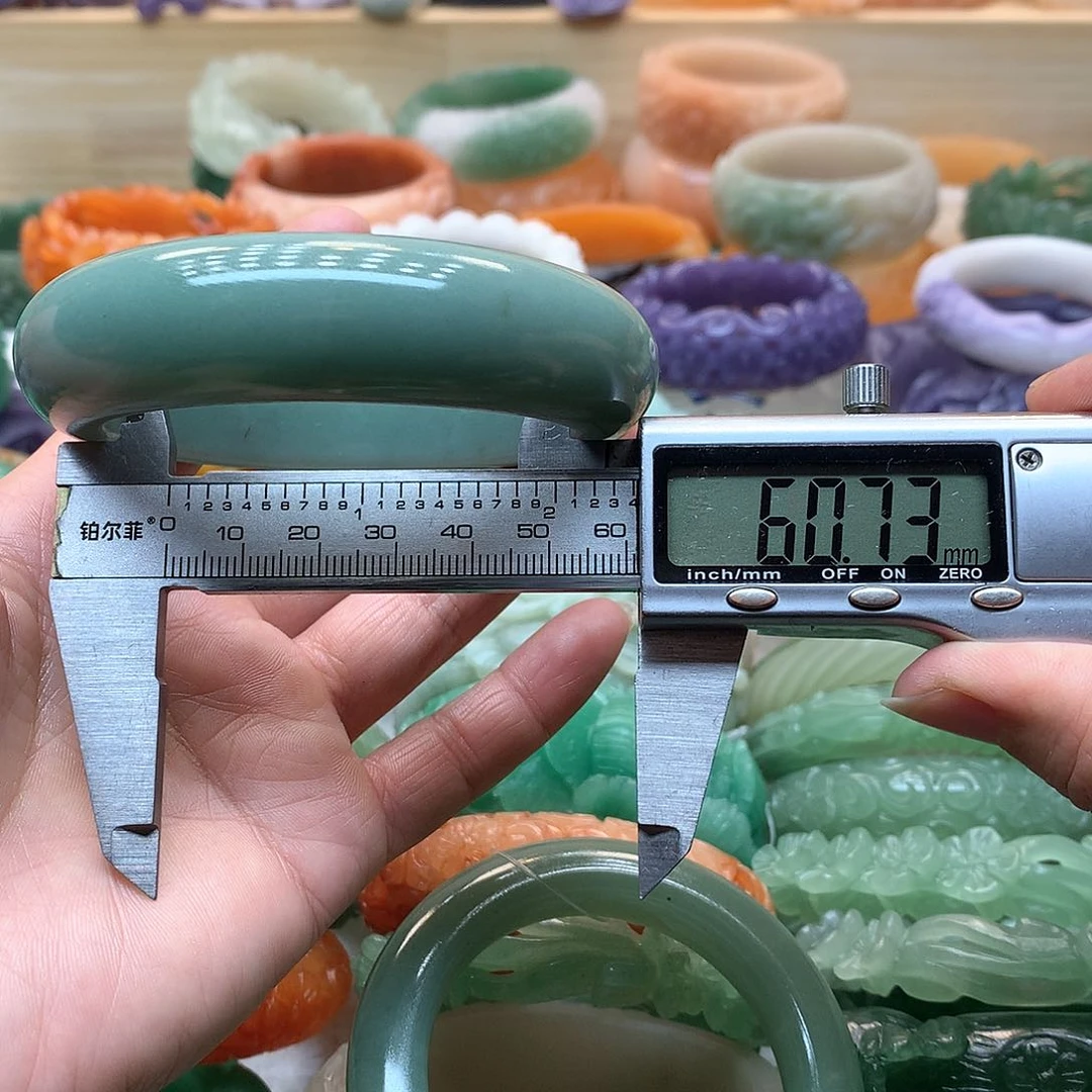 未镶嵌手镯石英质玉