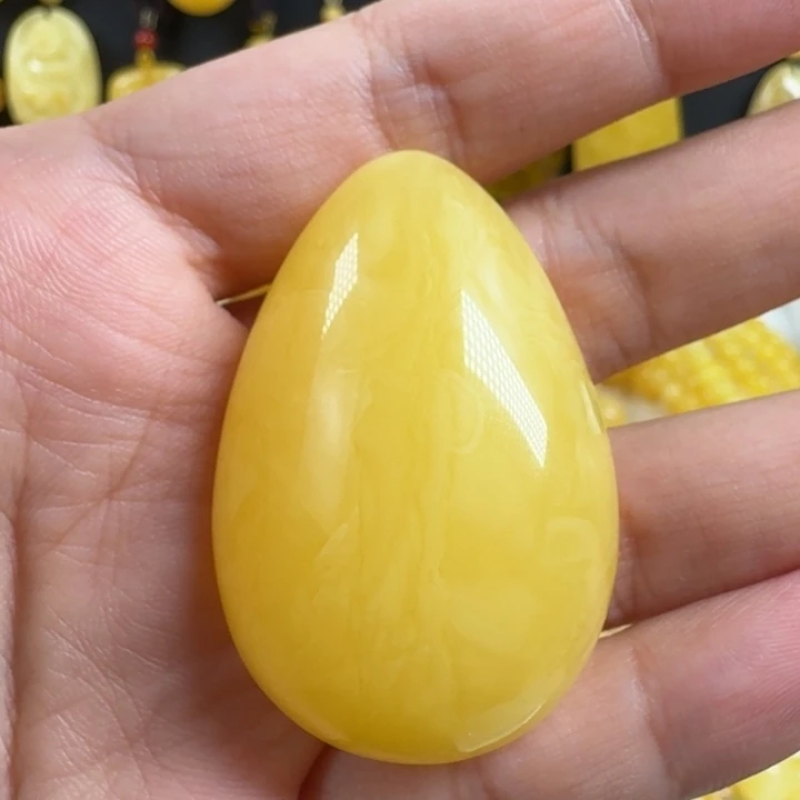 蜜蜡未镶嵌珠宝奇石