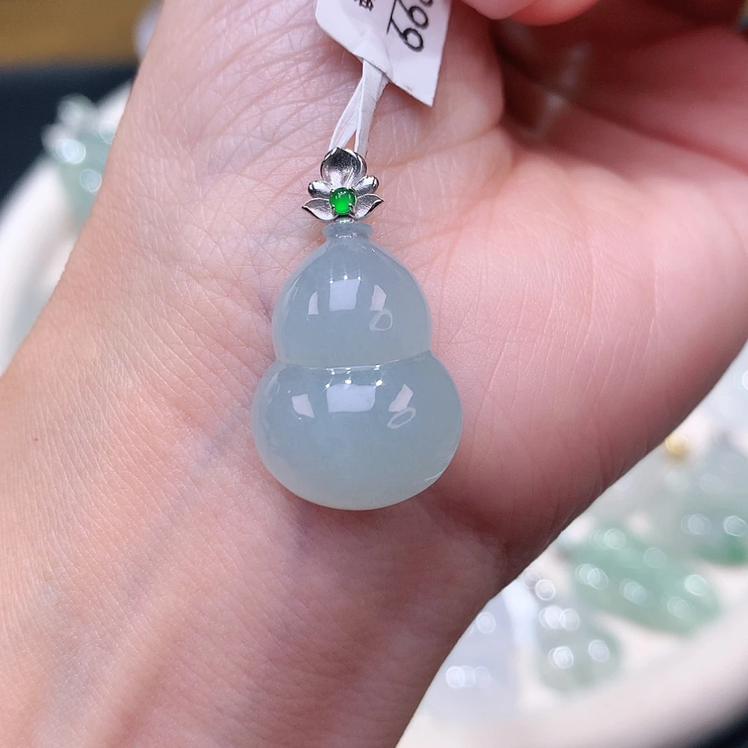 颈饰18K金镶嵌翡翠福利