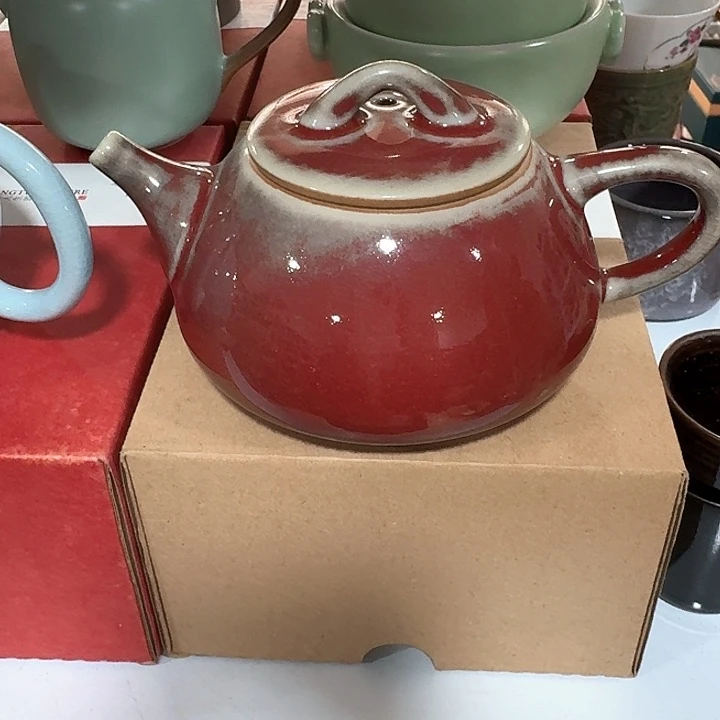 主人杯一个，瓷？？品茗