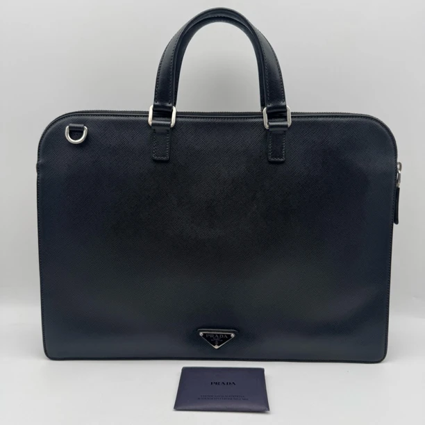 95新 Prada/普拉达 97新黑色全皮十字纹手提公文包/2739