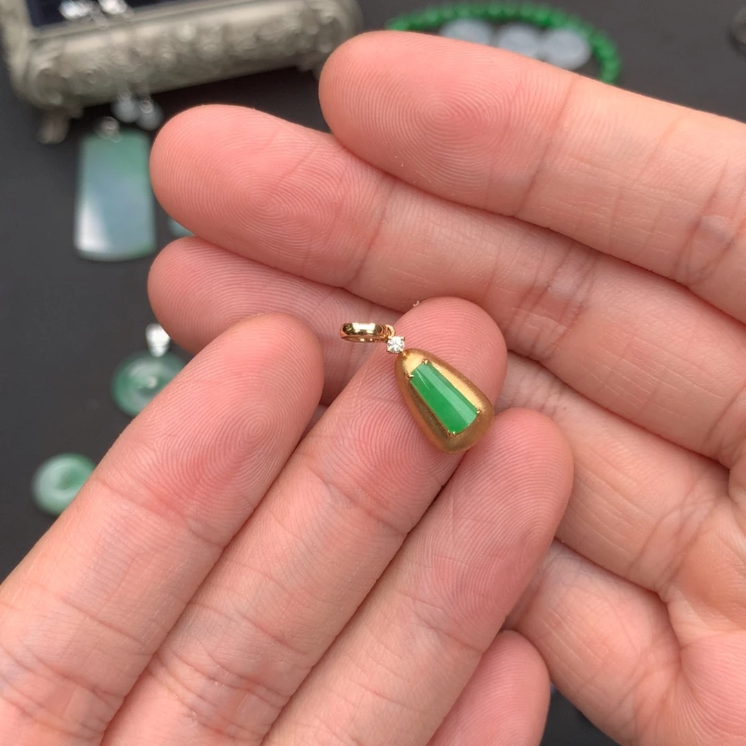 翡翠18K金镶嵌吊坠(不含链)