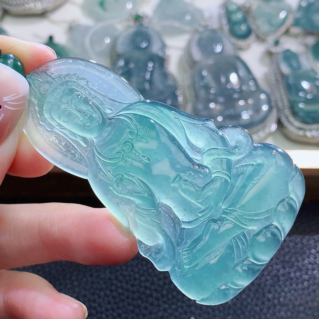 翡翠颈饰未镶嵌翡翠