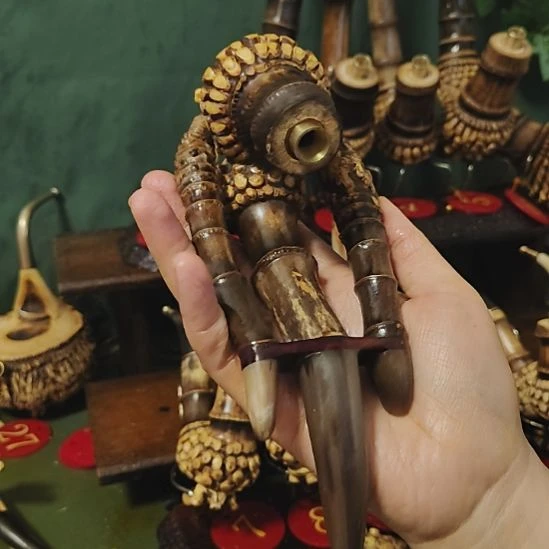 绅***宏贵州特色竹根烟斗工艺品手把件