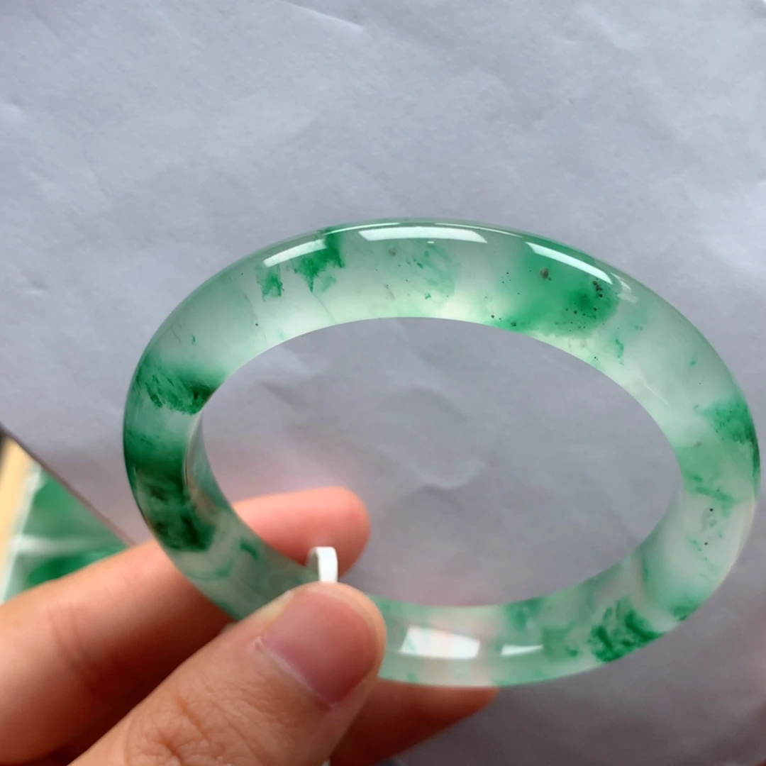 【闪购商品】石英质玉手镯未镶嵌