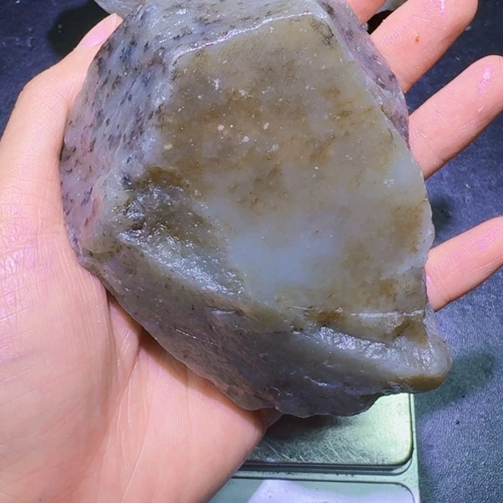 未镶嵌和田玉（糖玉）珠宝半成品