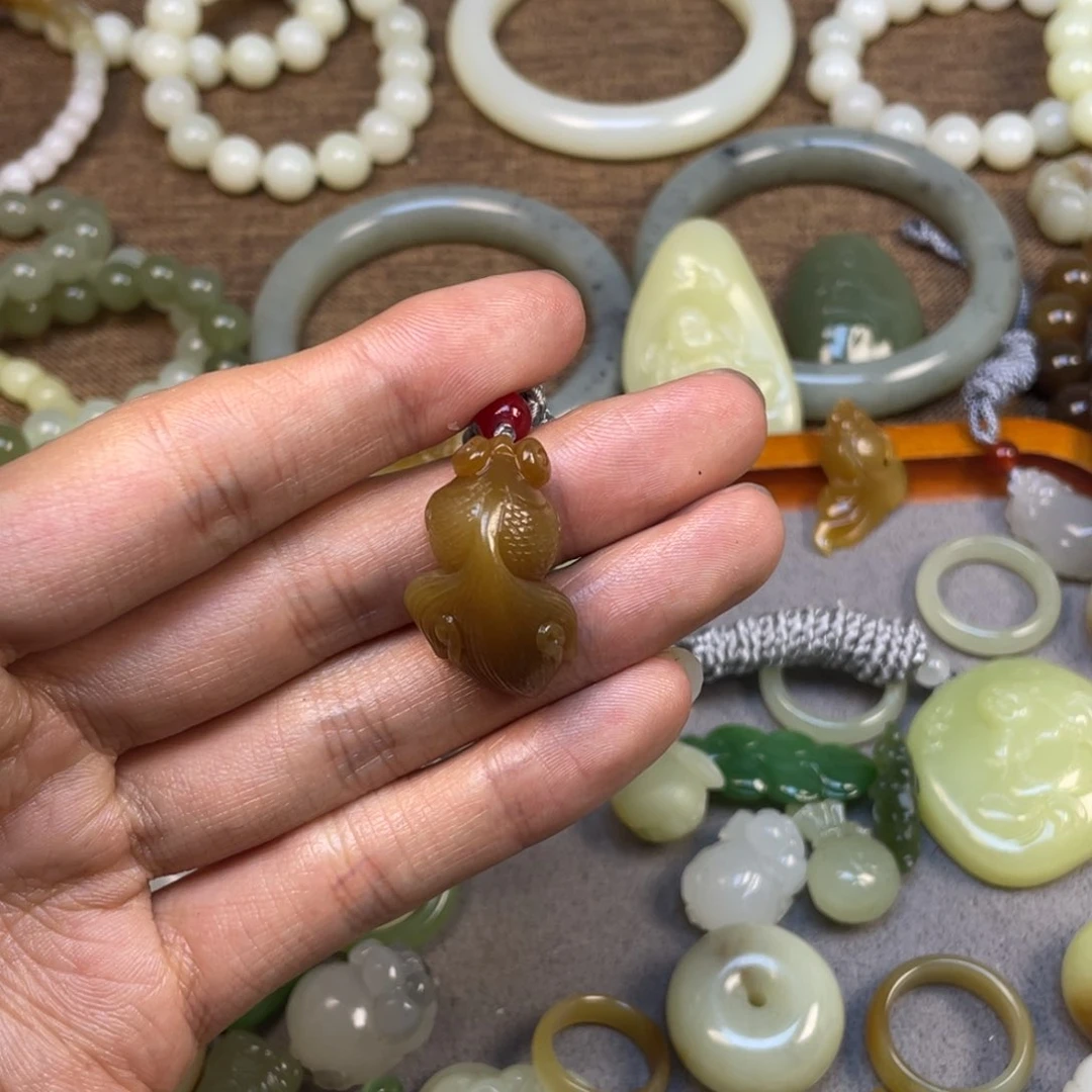 和田玉颈饰未镶嵌家