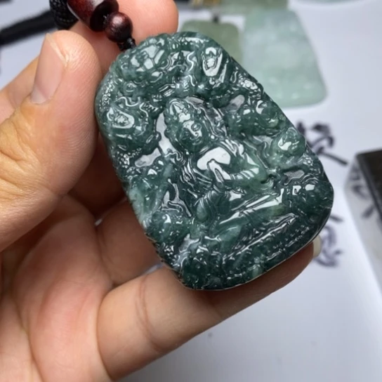 翡翠未镶嵌颈饰翡翠