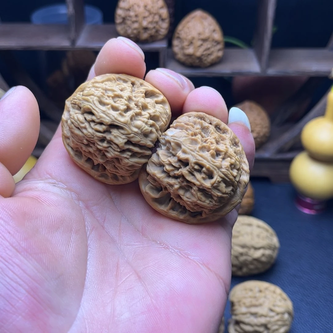 文玩核桃南疆石尺寸41