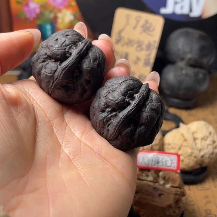 l****l46 云南铁核桃默认微瑕强迫症勿拍