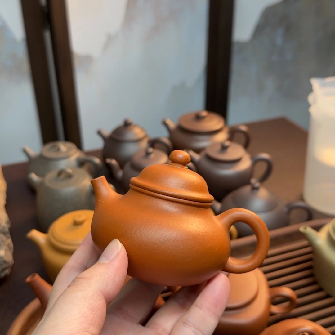 紫砂茶壶宝山红黄泥小容天