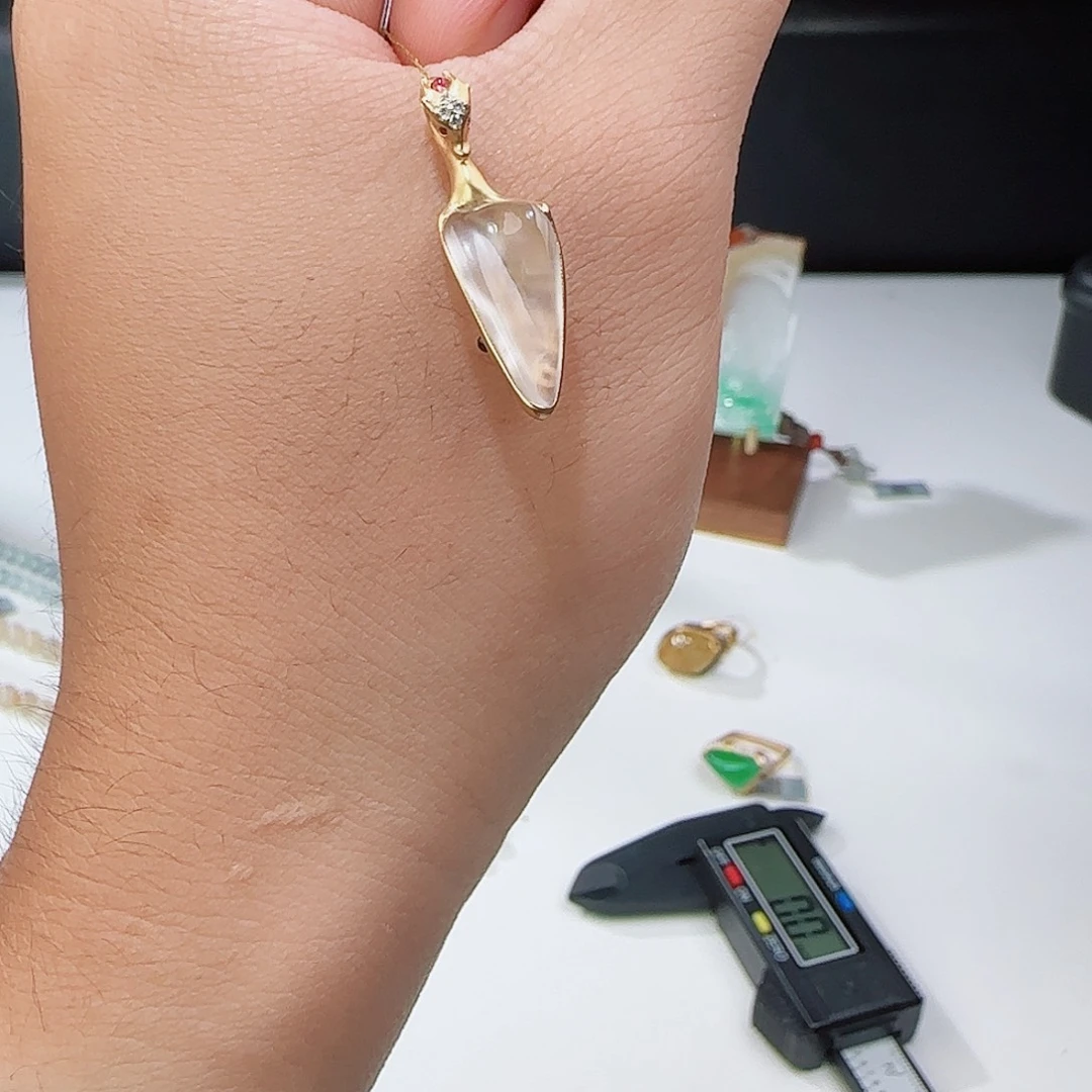 翡翠18K金镶嵌颈饰鑫