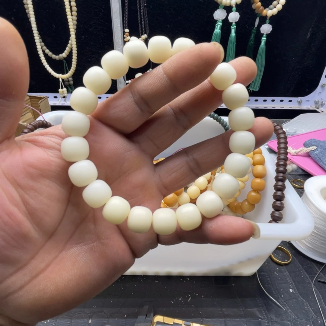 花***你菩提根手串瓷白一条