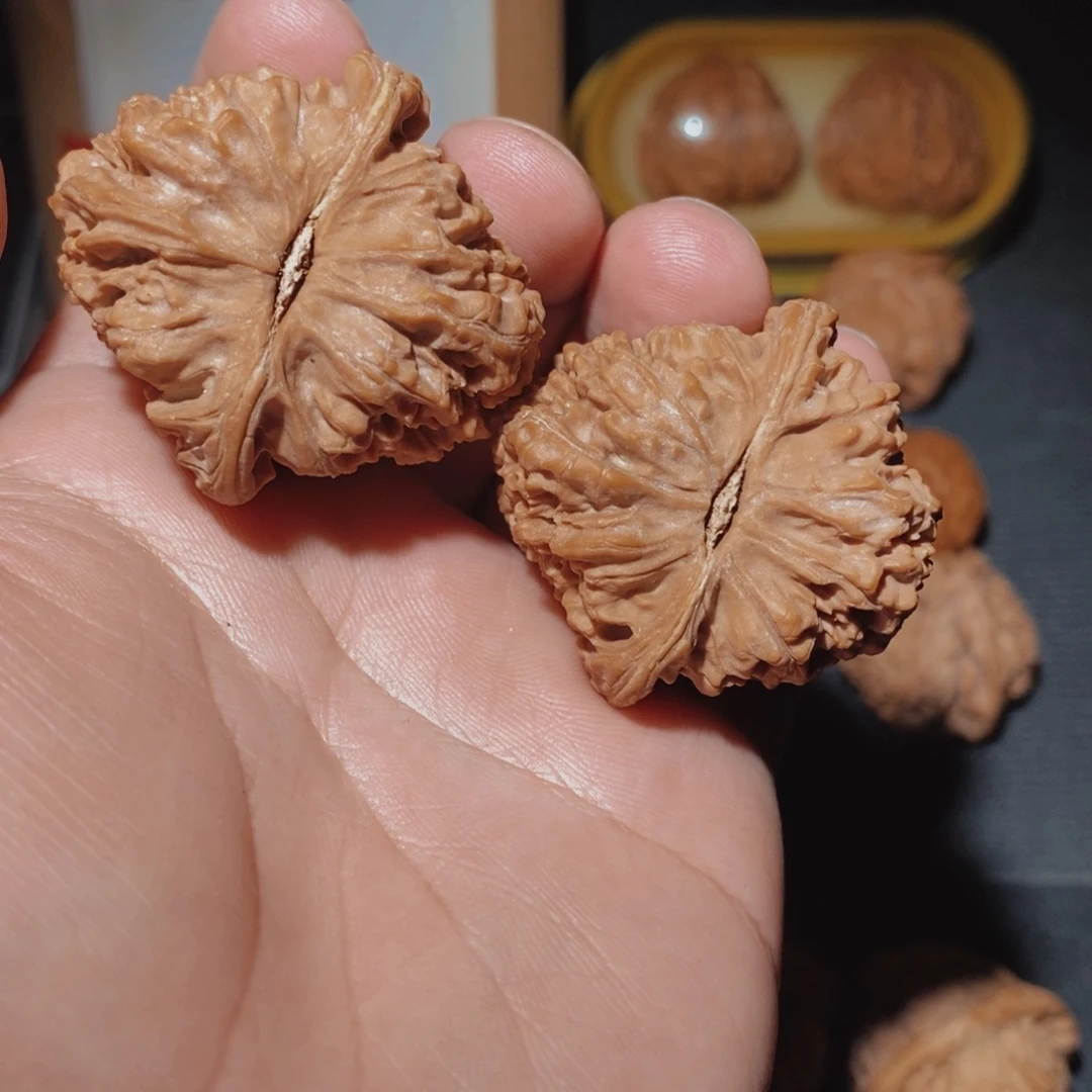 小***哈文玩核桃把件40高炮南疆