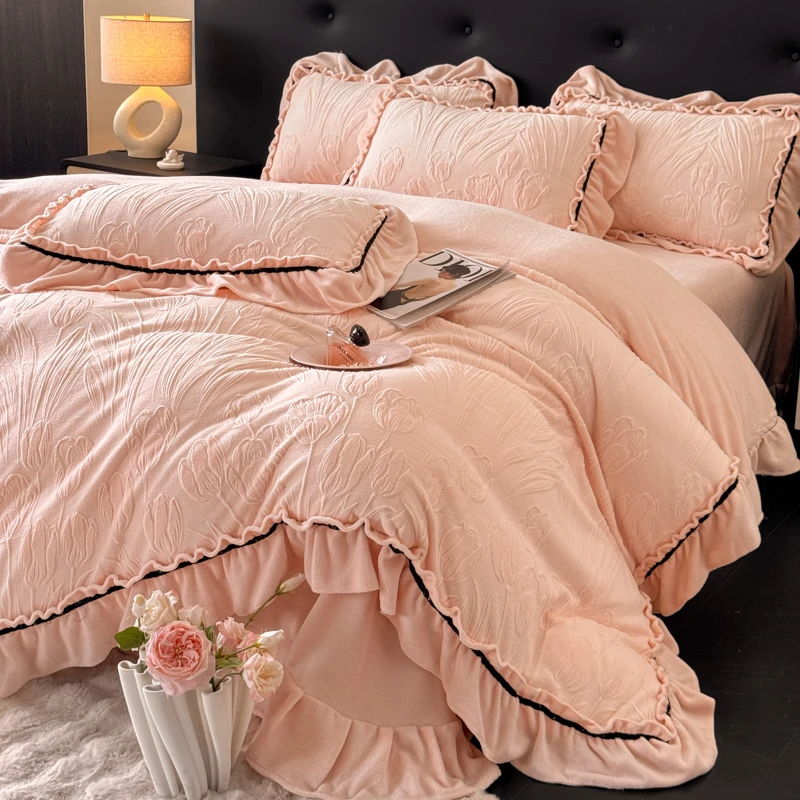 法式加厚保暖新款新品爆款高密消光织带花边款雕花牛奶绒四件套