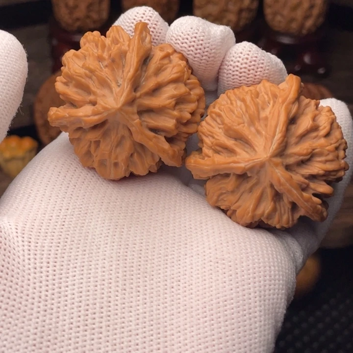 文玩核桃把件秦岭帝王官帽39小刮
