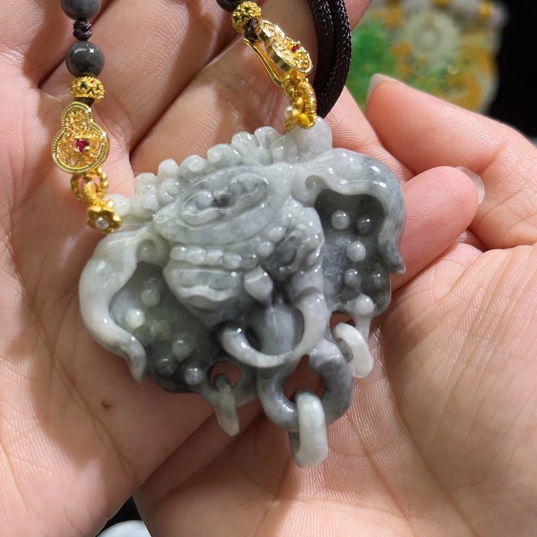 翡翠未镶嵌颈饰待编织