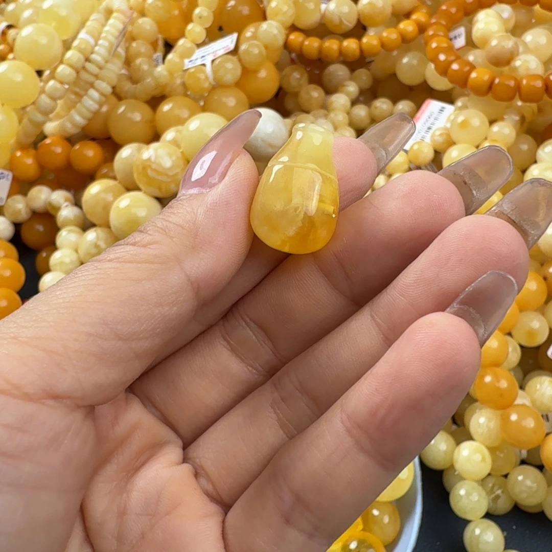 琥珀未镶嵌珠宝奇石