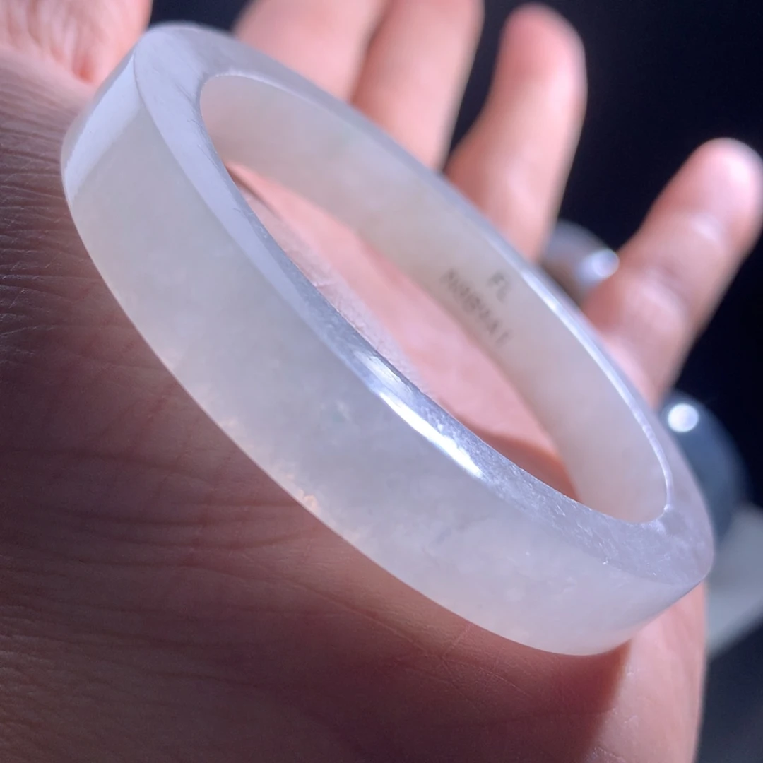 未镶嵌手镯定制翡翠