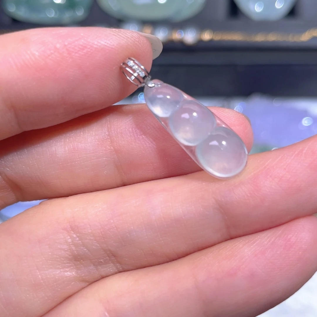 翡翠18K金镶嵌颈饰翡翠