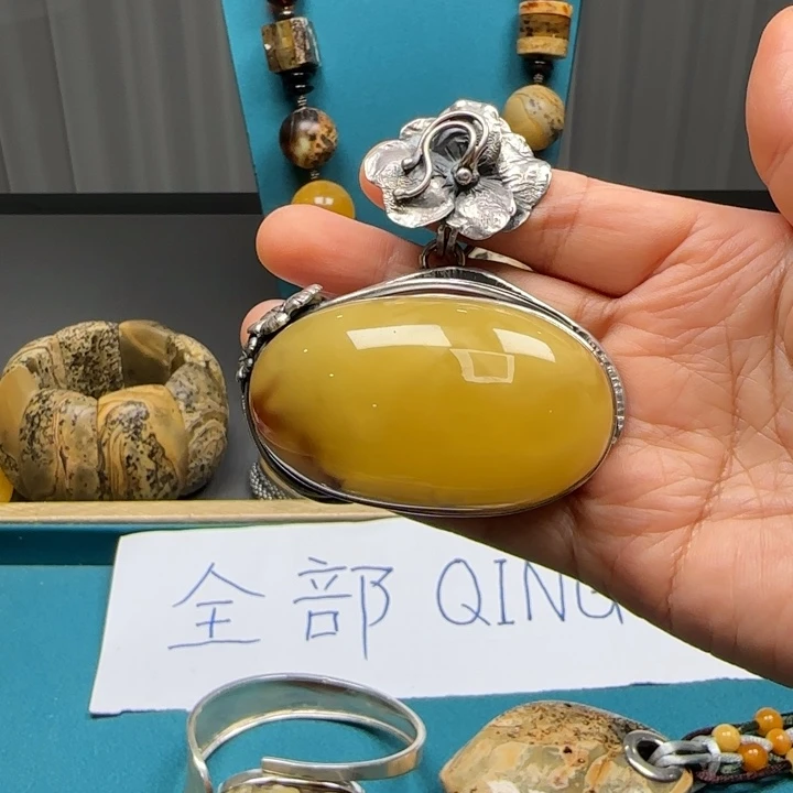 琥珀未镶嵌颈饰波兰设计款琥珀蜜蜡
