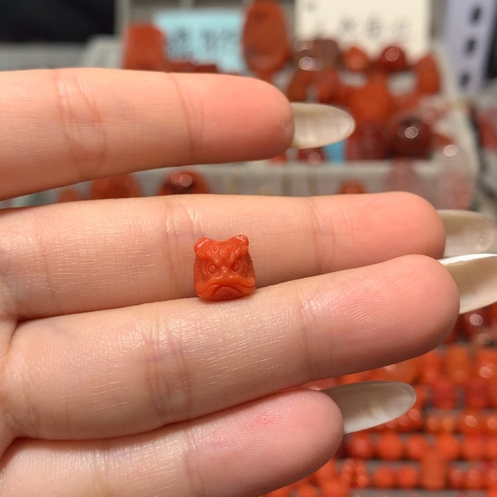 【闪购商品】未镶嵌醒狮南红玛瑙轻**写
