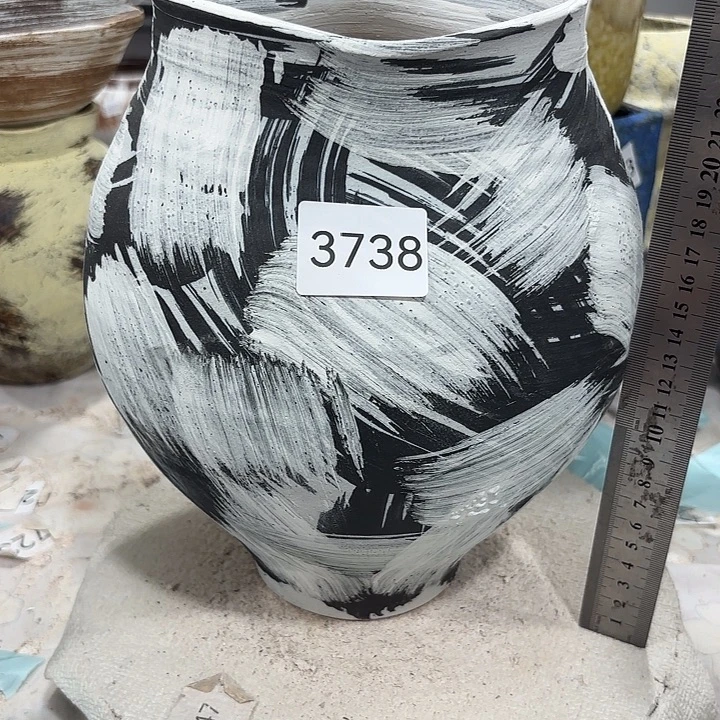 摆件高26，口12.5，无孔3738