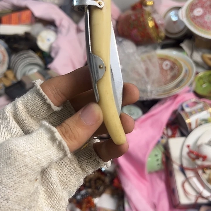 呼***娃手工艺品琉璃日用百货手工艺品