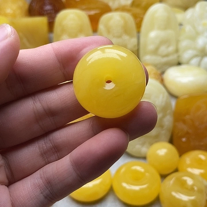 琥珀颈饰未镶嵌琥珀蜜蜡吊坠
