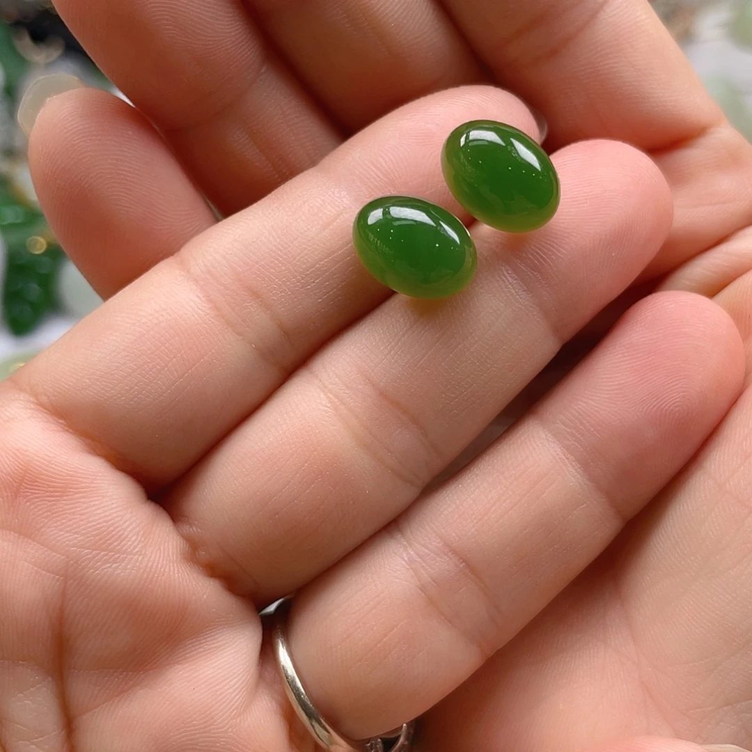 未镶嵌和田玉（碧玉）耳饰