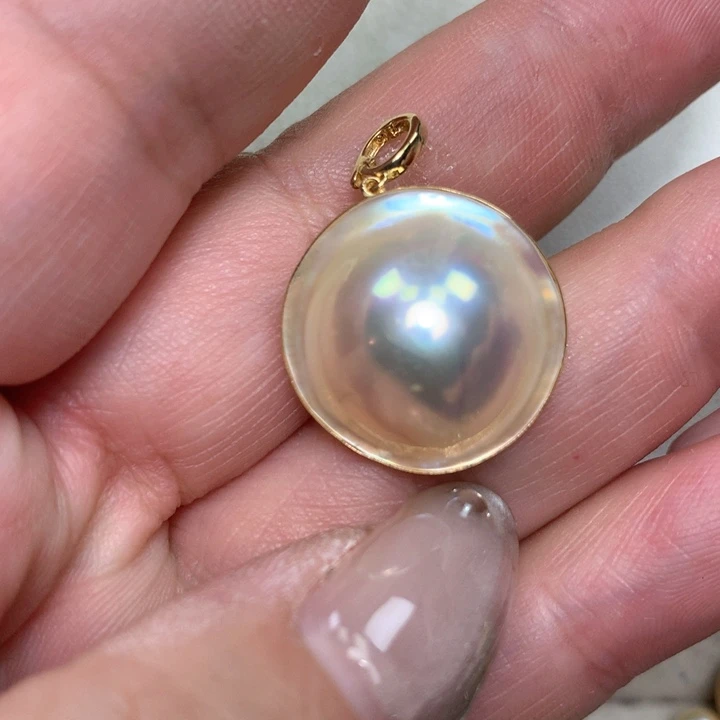 18K金镶嵌颈饰拼合珍珠（马贝珠）