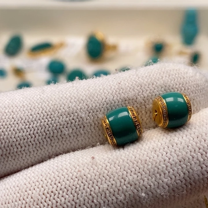 绿松石珠宝奇石18K金镶嵌我****吗